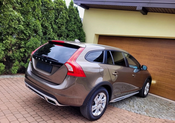 Volvo V60 Cross Country cena 59000 przebieg: 184000, rok produkcji 2016 z Opoczno małe 436